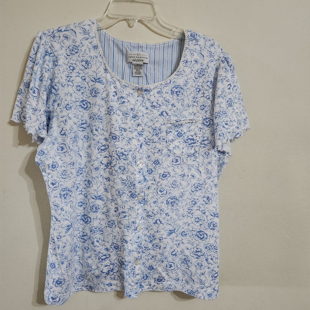 Karen Neuburger Short Sleeve Capri Pajama Set Blue Flowers  on White. Size XL - Picture 2 of 7